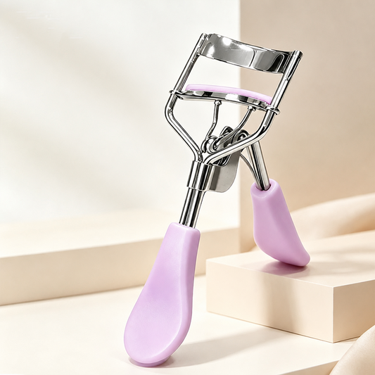👁️✨Precision Stainless Steel Eyelash Curler with Soft Silicone Pad – Ergonomic Design for All Eye Shapes
