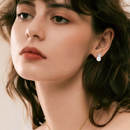 Fashionable freshwater pearl earrings s925 pure silver round strong light bulb earrings